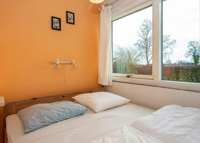 Hotel 6 Person In
